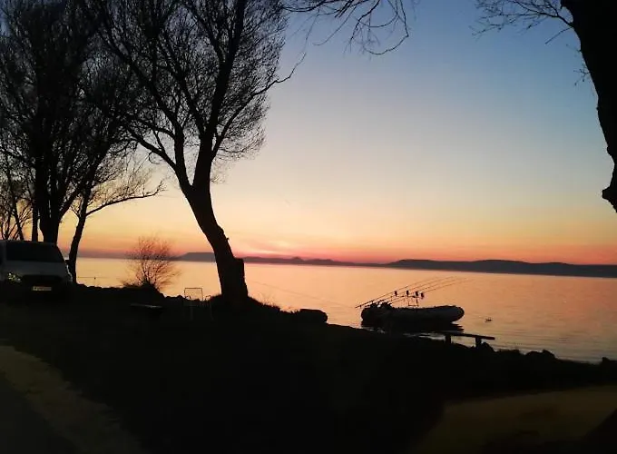 Boathouse With Sauna And Salt